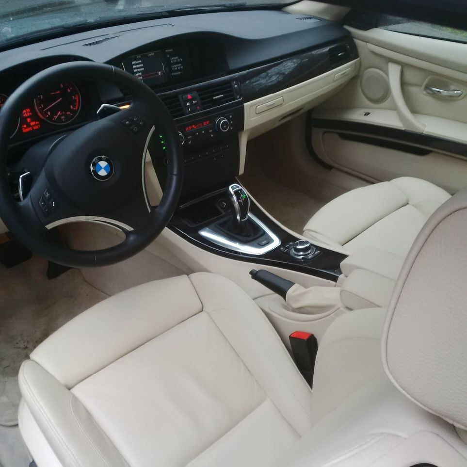 Left hand drive car BMW 3 SERIES (20/08/2011) - 